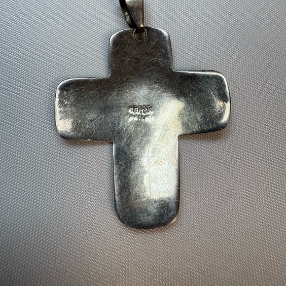 STERLING SILVER CROSS PENDANT - Picture 6 of 6